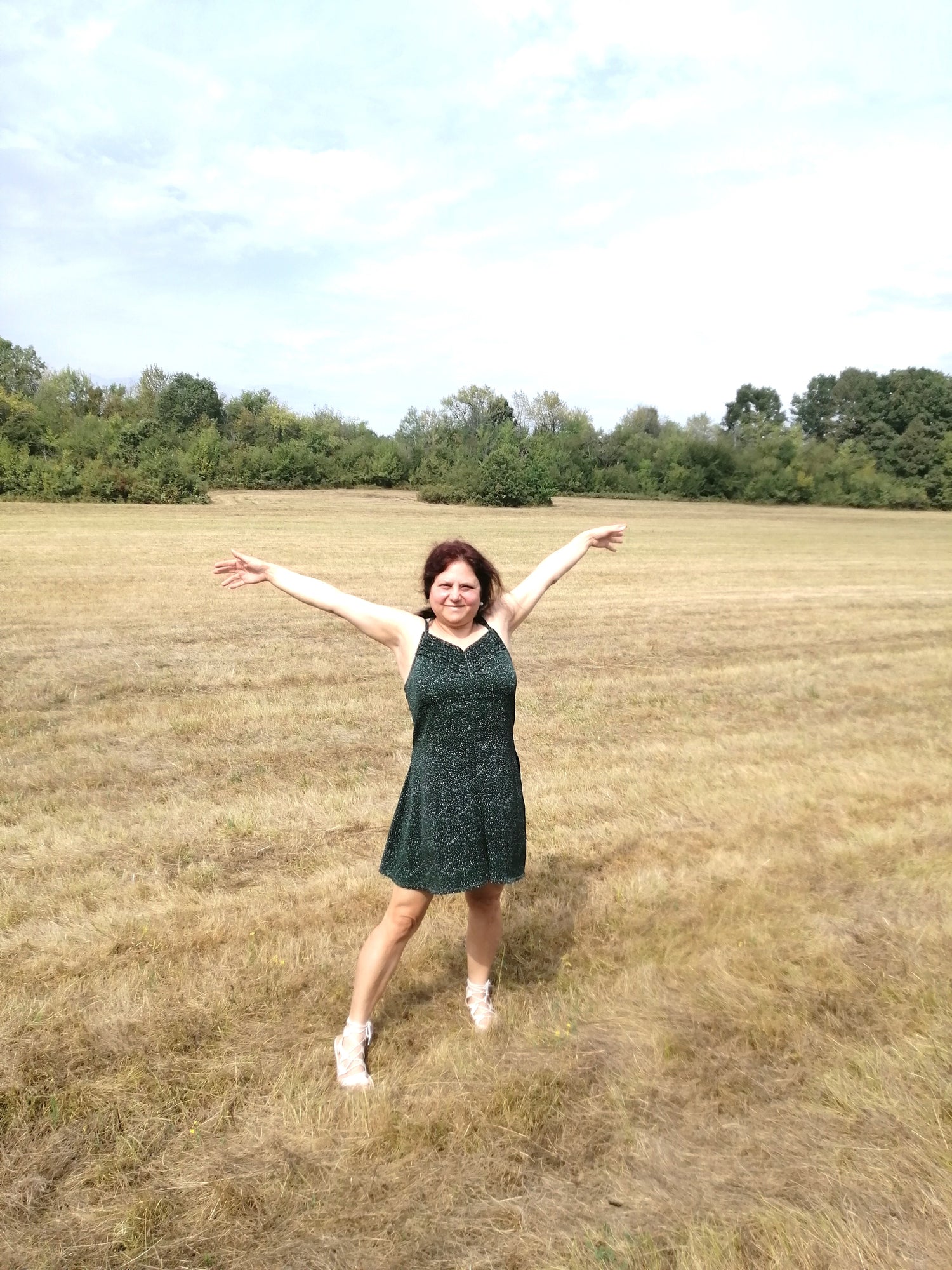 Contemporary abstract artist Diana Dimova - TRAXI in nature, celebrating freedom and the Life is Wonderful Art Project.